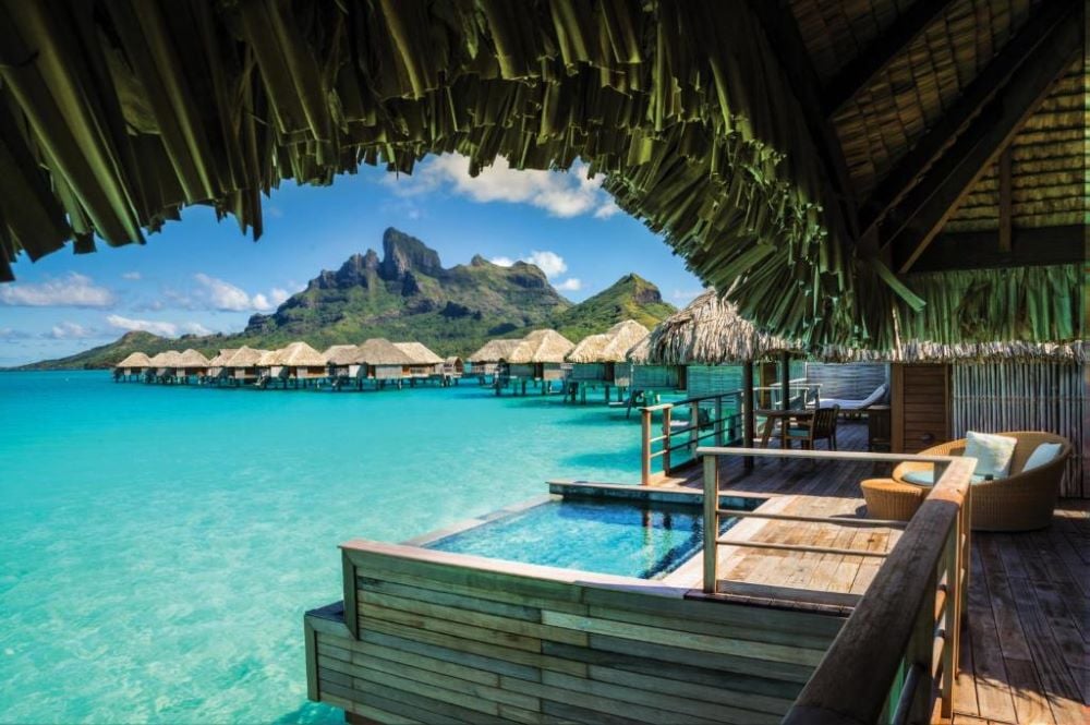 Best Overwater Bungalows in Bora Bora (And How To Choose)