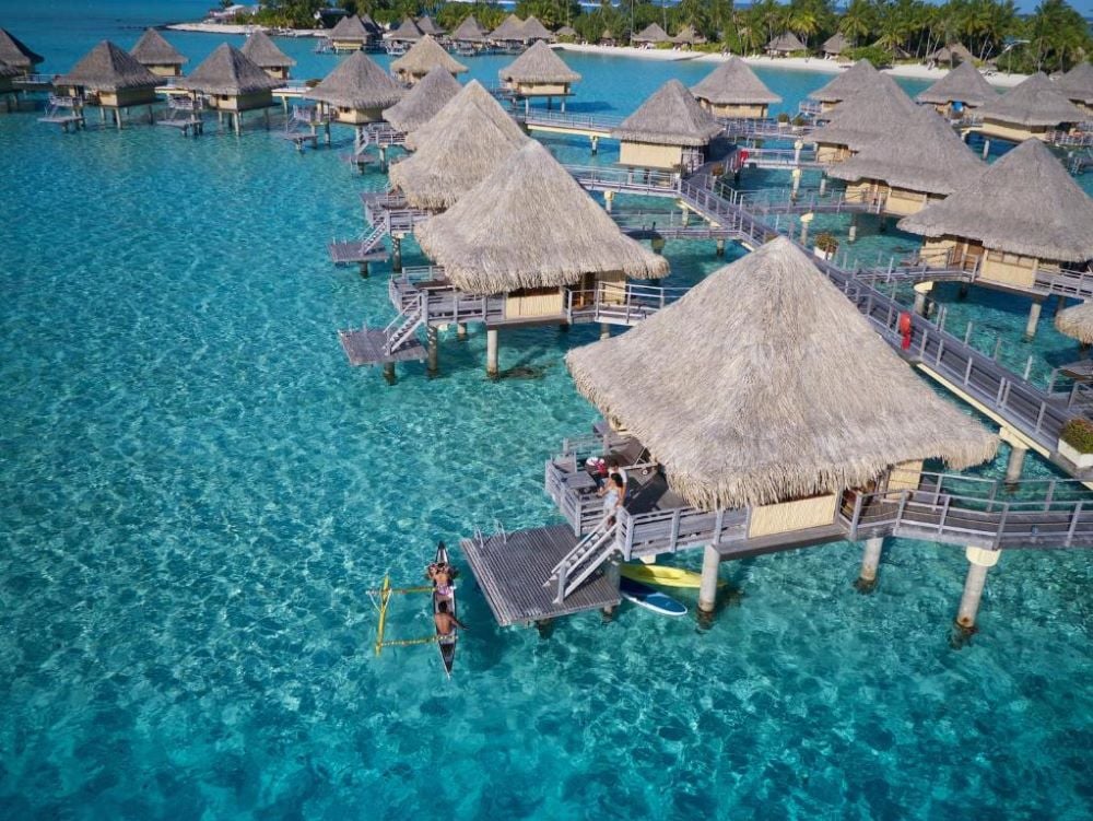 Best Overwater Bungalows in Bora Bora (And How To Choose)