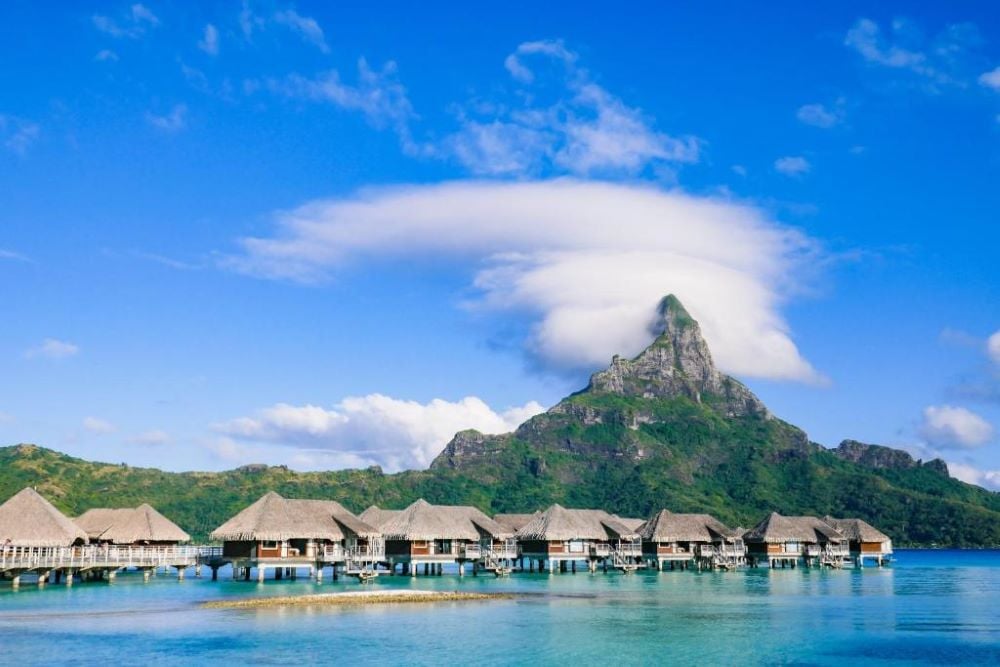 Best Overwater Bungalows in Bora Bora (And How To Choose)