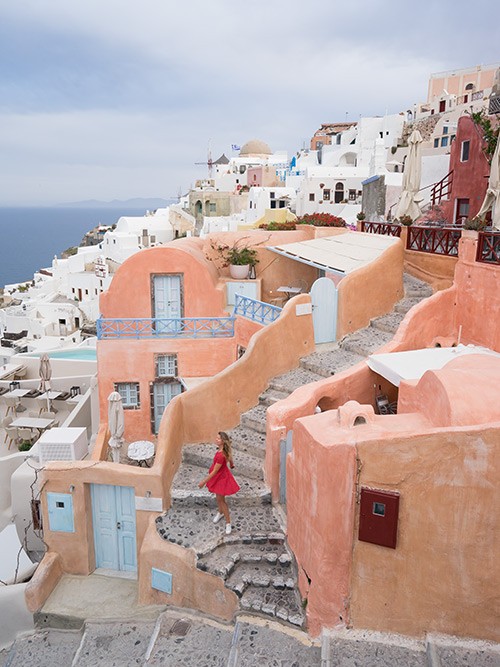 Where to Stay in Santorini: Oia or Imerovigli?